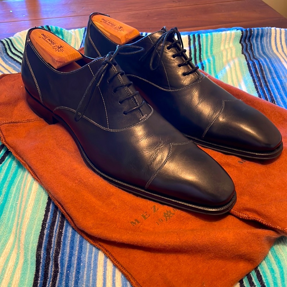 Mezlan Men’s Oxfords. Size 11.5, Black. Made in Spain.